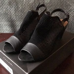 Tahari Eloise black sandal